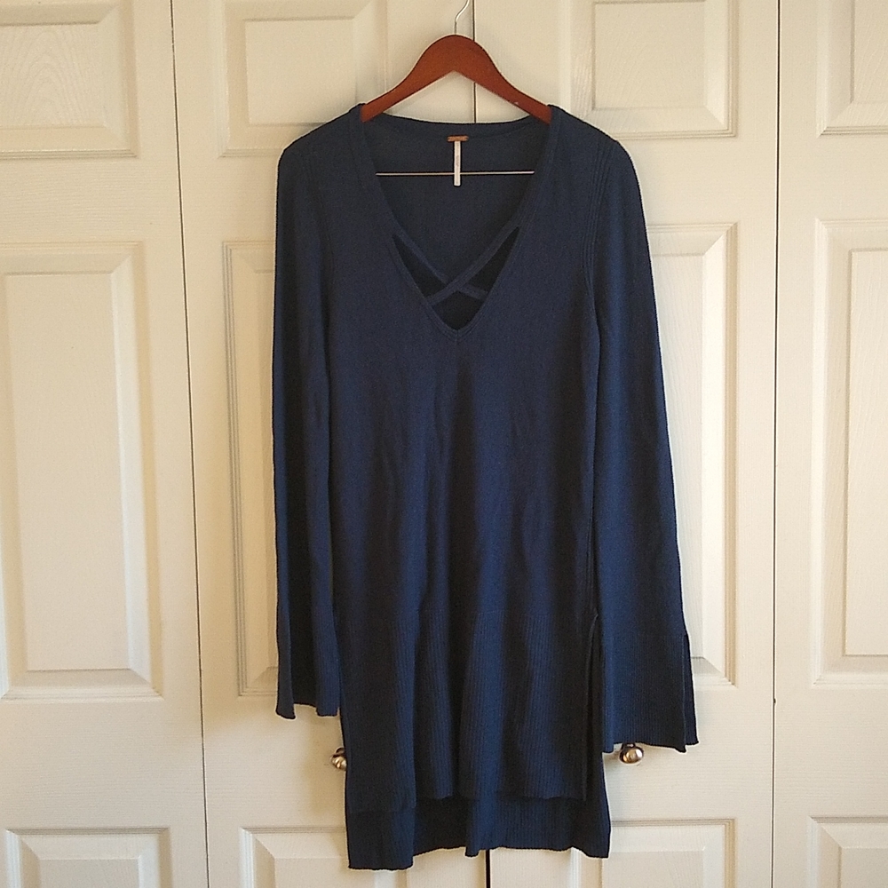 Free People v neck cage front light weight long sleeve dress size large
